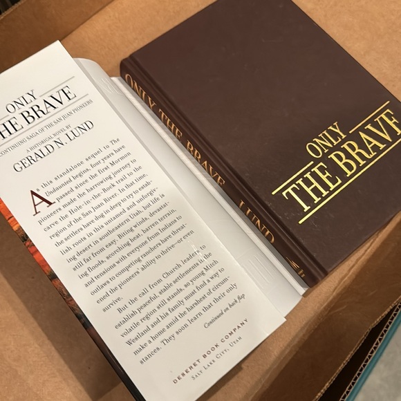 4 Lund books hardcover - Picture 5 of 5